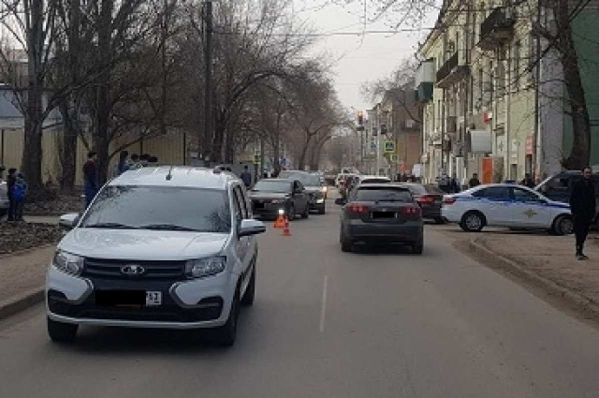    В Самаре сбитую легковушкой 4-летнюю девочку отбросило на встречную машину