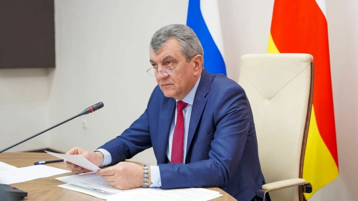     Глава Северной Осетии Сергей Меняйло обратился в военную прокуратуру с изучить жалобы мобилизованных на издевательства со стороны командира. По словам главы республики, это произошло полку на Херсонском направлении.