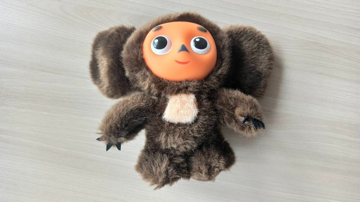     Турист из Китая привлек внимание таможенников своим увесистым багажом на пункте пропуска Пограничный в Приморье. В мешках оказались игрушки Чебурашки — правда, уж больно промышленных масштабов.