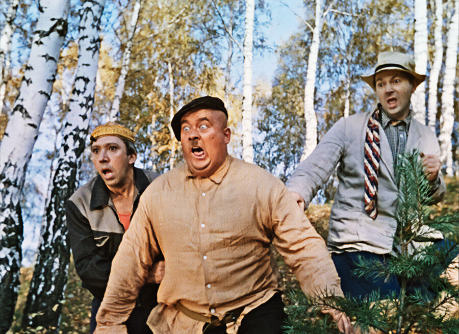 Колоритная гайдаевская троица – очень смешная и смотрится цельной. Но как могли сойтись такие разные персонажи? Впервые они появляются в короткометражке «Пёс Барбос и необычный  кросс» 1961 года.-13