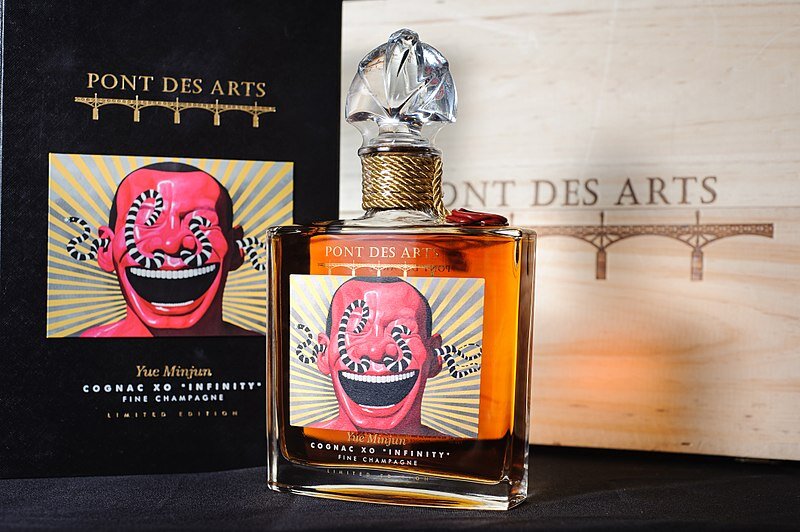 Pont des Arts - Yue Minjun Cognac 
Wonderlily