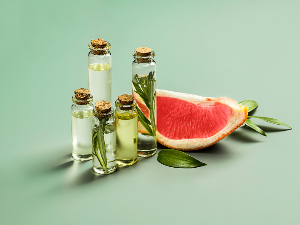 <a href="https://ru.freepik.com/free-photo/essential-oil-in-glass-bottle-with-fresh-juicy-grapefruit-and-green-leaves-beauty-treatment_7021097.htm#page=6&query=%D0%B0%D1%80%D0%BE%D0%BC%D0%B0%D1%82%D1%8B&position=21&from_view=search&track=sph">Изображение от master1305</a> на Freepik