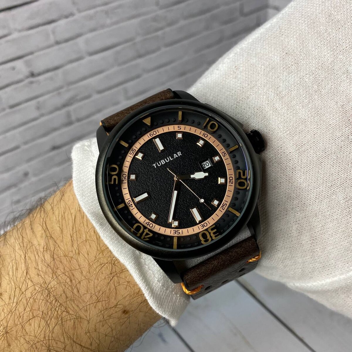 Оригинальные TUBULAR с кожаным ремешком