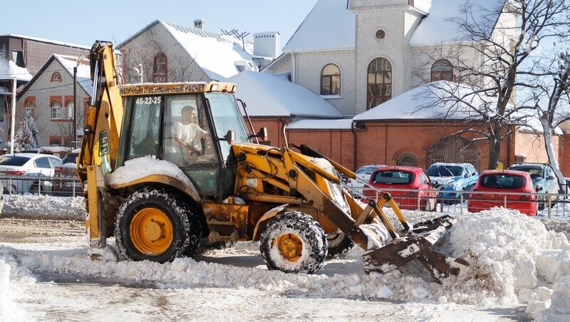Уборка снега на улице Орджоникидзе
Фото: Дмитрий Ахмадуллин / «Победа26»