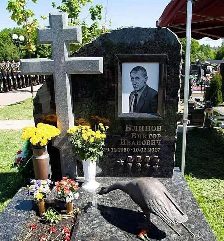 Могила ветерана подразделения "Альфа" Виктора Блинова (позывной "Берсерк"). Источник: 9111.ru.