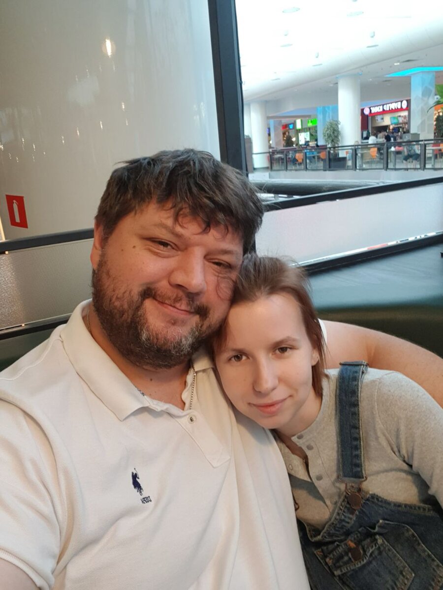 Фото со дня когда мы провели целых два дня вдвоем без детей. Точнее с Гришей внутри)