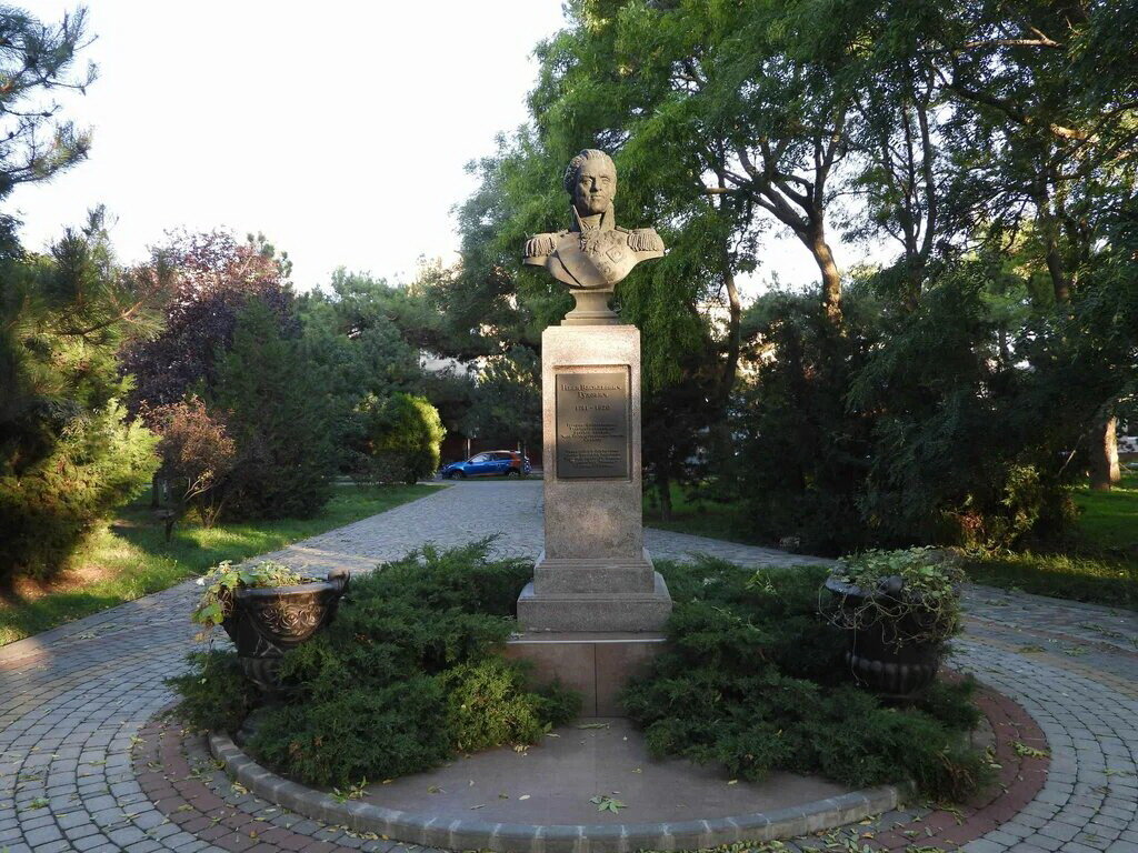 Фотогалерея сквера им. Гудовича в Анапе