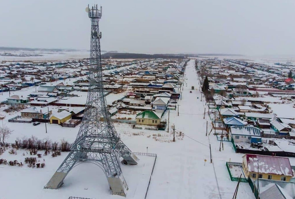 А впрочем, Ваня, мы с тобой в Париже, нужны — как в русской бане лыжи! 
В.С. Высоцкий.