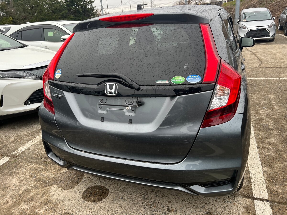 Взяли Honda Fit 2019 в бюджет 935 000 рублей. И - про различие цен с  обзорными. | Авто из Японии | Дзен