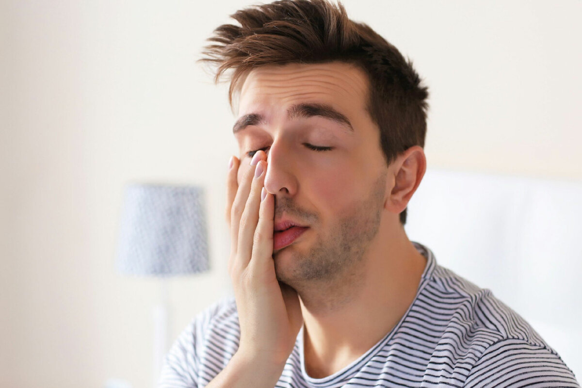 Недостаток сна может повлиять на всё — от настроения до памяти. Вот как определить все признаки того, что вам нужно больше спать