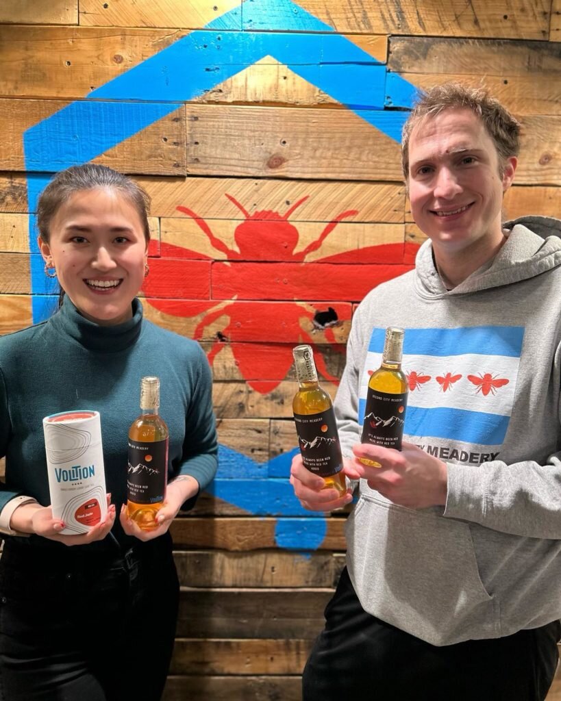 Чайники и медовары. secondcitymeadery.squarespace.com