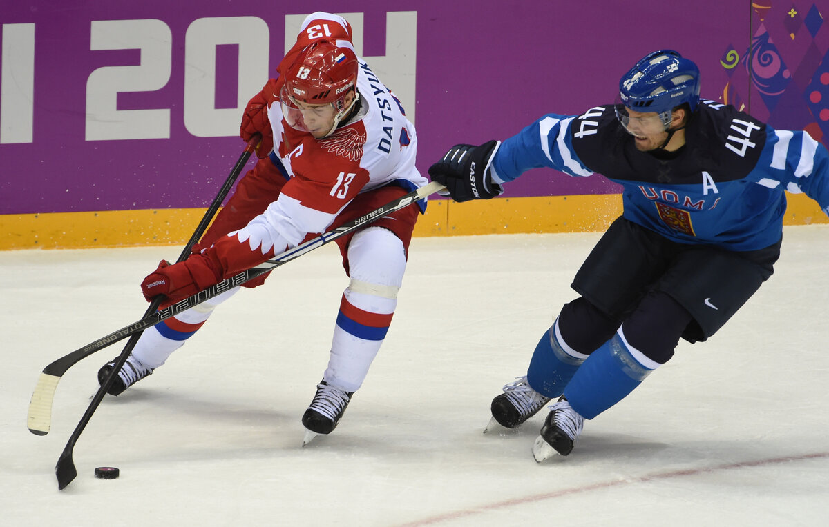 Павел Дацюк против Киммо Тимонена. Фото Александр Федоров, «СЭ»