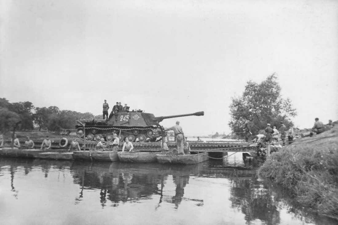 1ая рота "Бей Зулусов, А Кто кроме Нас" 28 корпуса преодолевает "Скверну" Ингерманландии