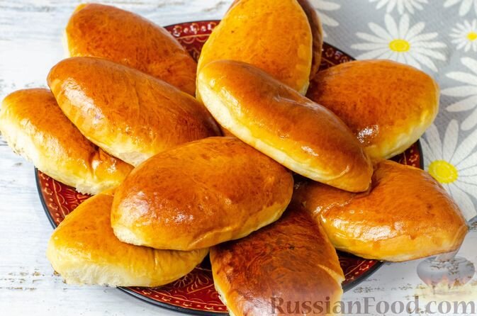 молоко, масло сливочное, масло растительное, яйца, сахар, мука, дрожжи, соль, ванилин, повидло