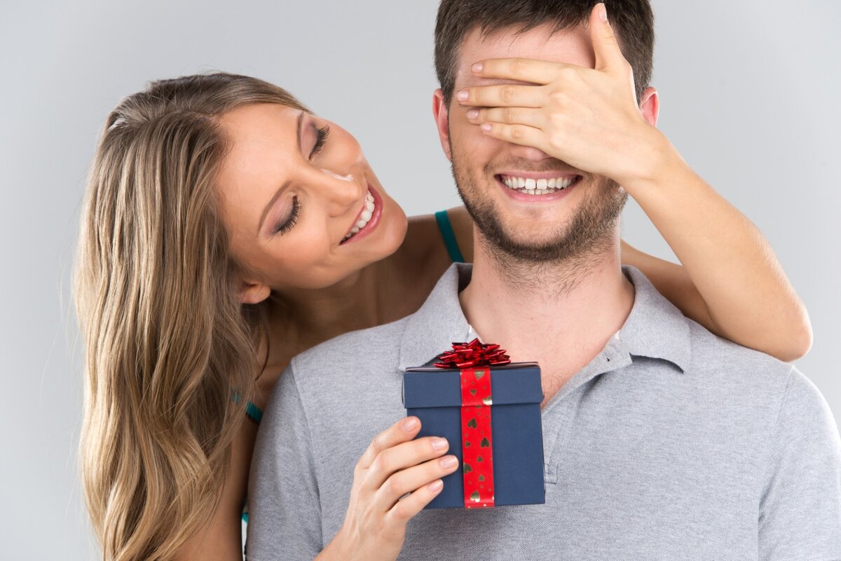 25+ идей, что подарить мужу на день рождения