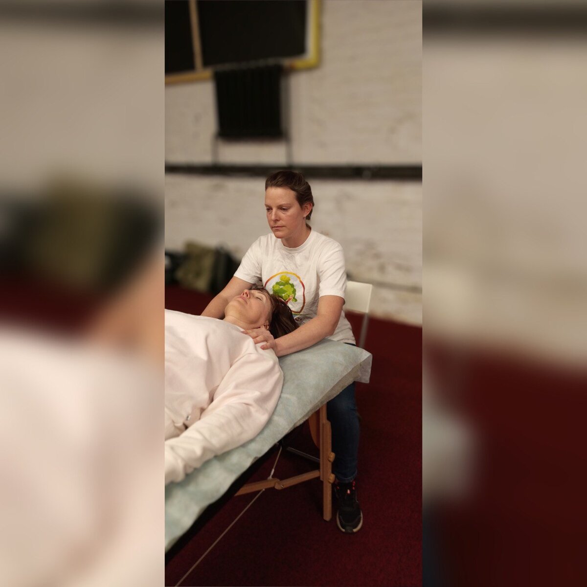 А это я участвую в фестивале саморазвития с одной из самых эффективных и трансформационных массажных техник - ладание
