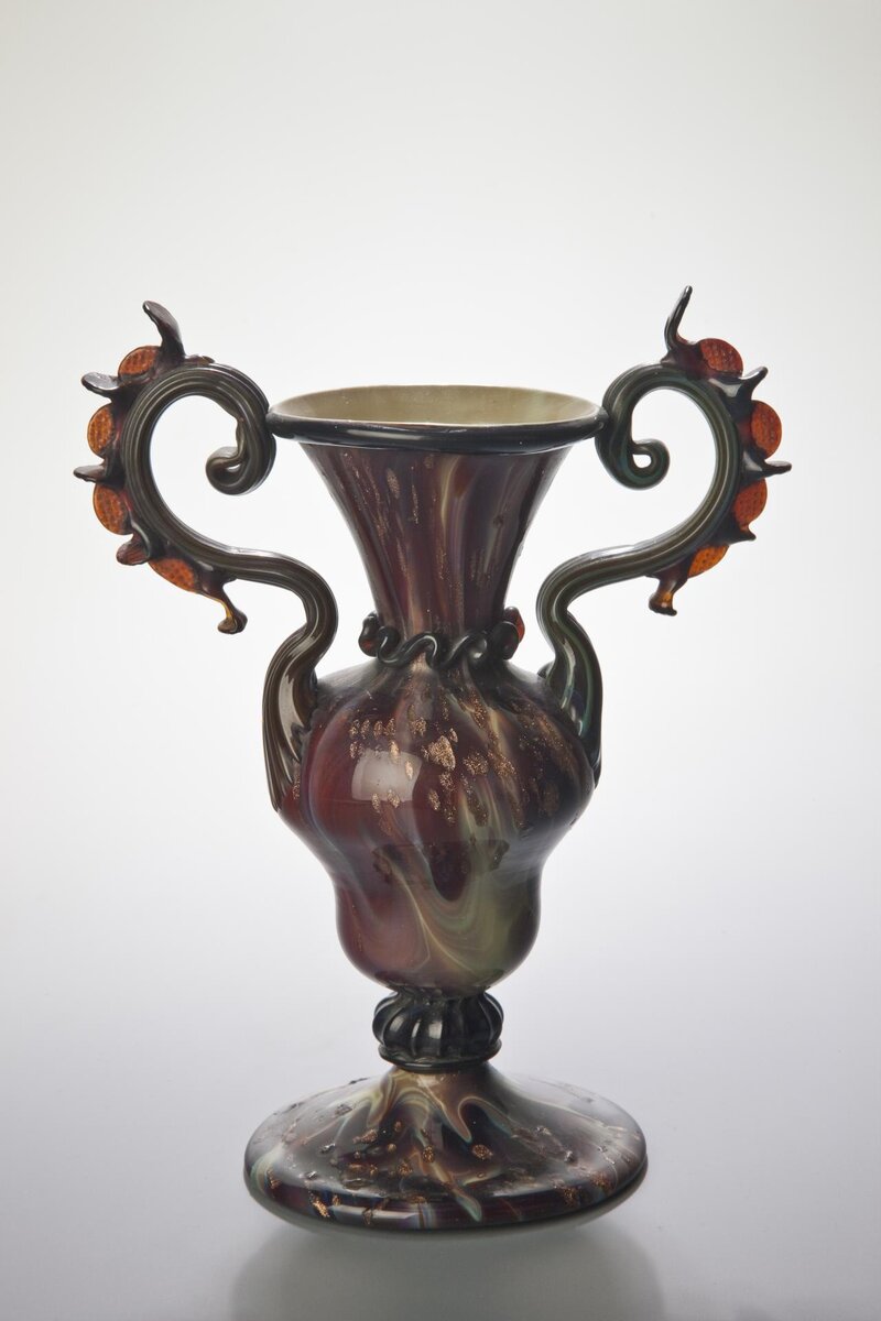 Авантюриновое стекло эрмитаж. Стеклянная феерия. Стекло эрмитаж. Венецианское стекло в эрмитаже фото. Выставка муранского стекла.