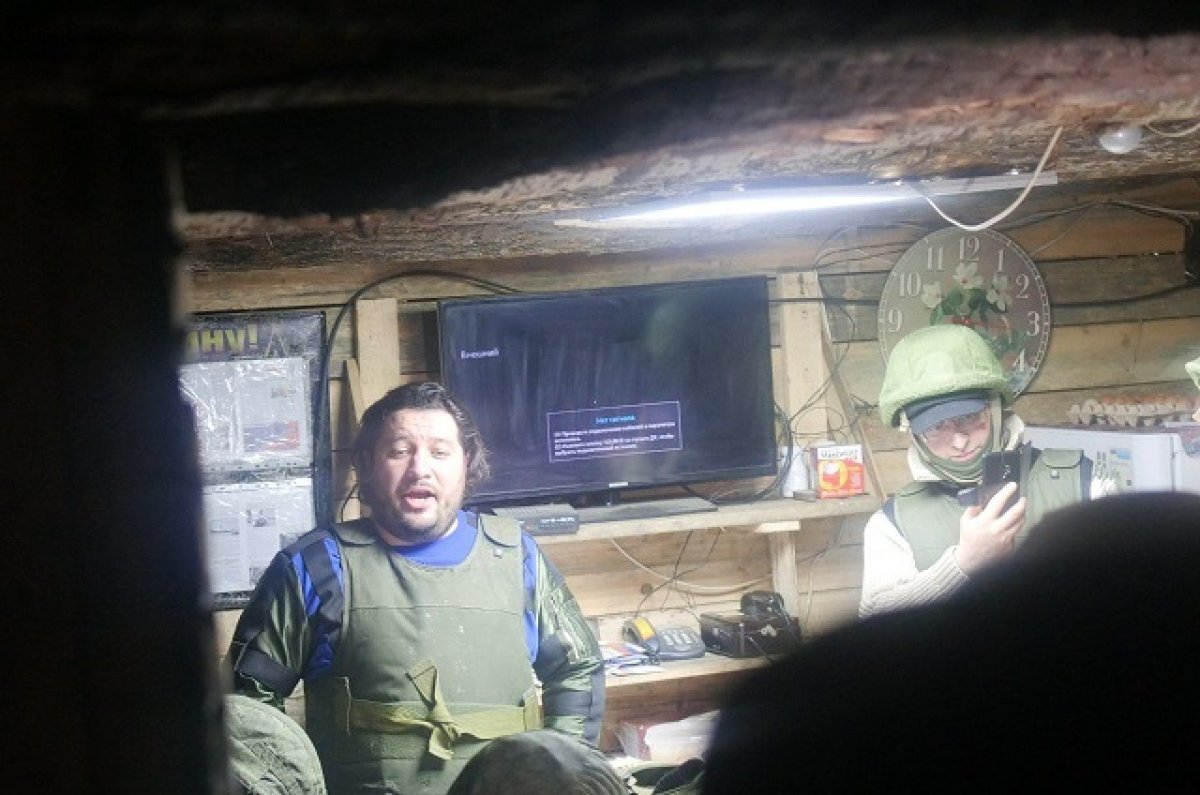    Голос Руслана был слышен и вокруг блиндажей.