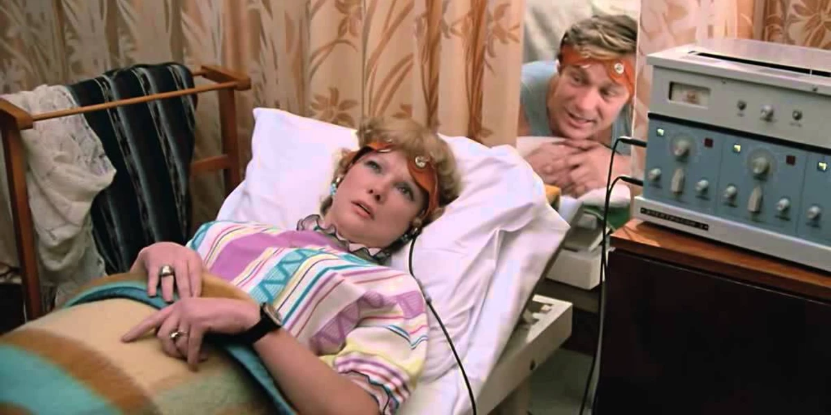 Лечебный сон: кадр из фильма «Любовь и голуби»