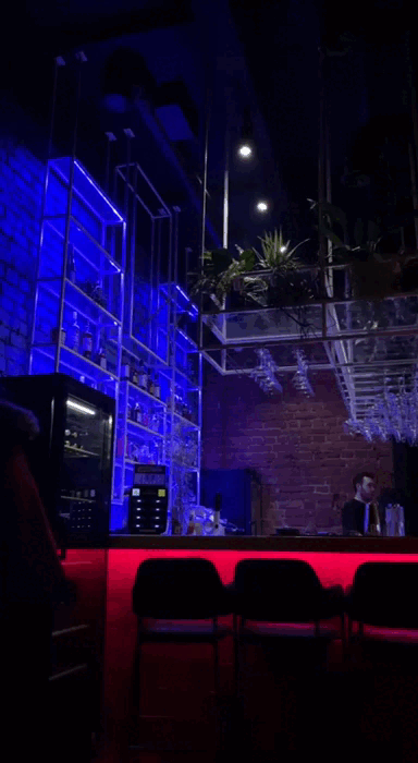 Барная стойка и помещение Avenue 55