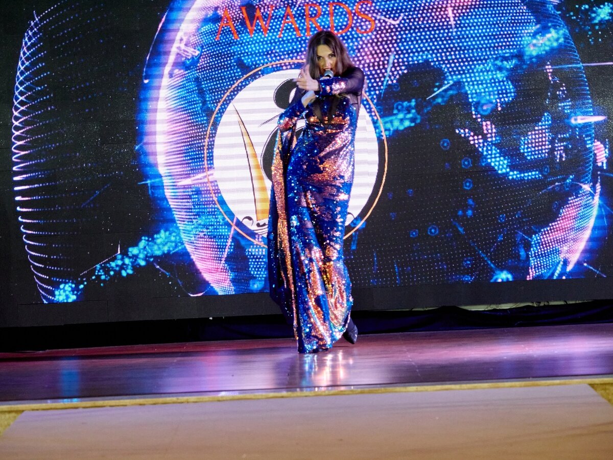 «ADVERTISING AWARDS» - рекламная премия, Москва, Россия. «ADVERTISING AWARDS» – ежегодное событие среди профессионалов в разных областях предпринимательства, среди которых сферы деятельности: искусства, культуры, моды, музыки, бизнеса, рекламы.