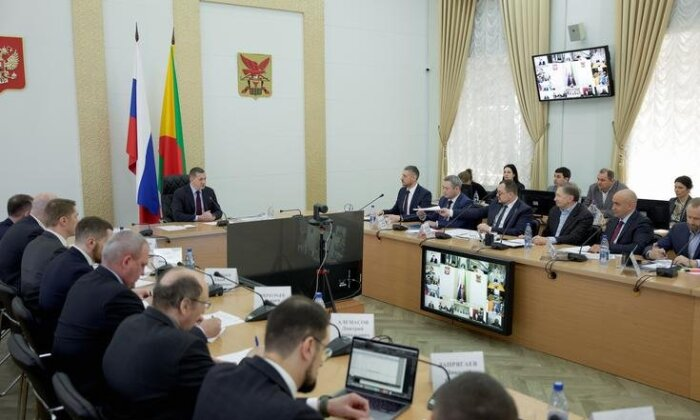 Фото: полпредство ДФО. Юрий Трутнев провел совещание в Чите