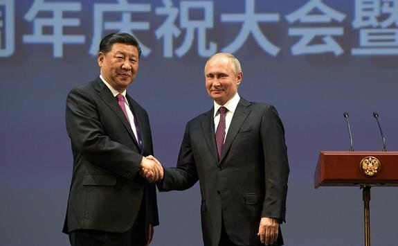    Президент России Владимир Путин и председатель КНР Си Цзиньпин, Kremlin Pool / globallookpress.com