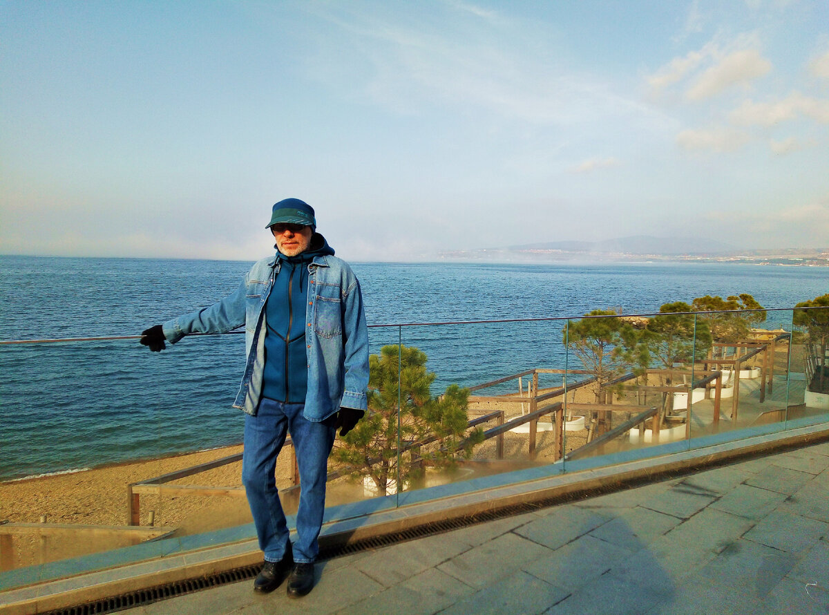 Автор рассказа и канала, Михаил Лекс. Смотровая площадка, набережная, центр, Геленджик