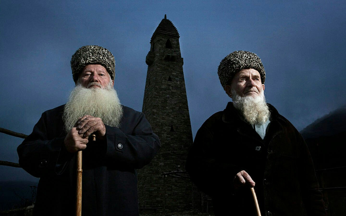 Как чеченцы относятся к старикам? Рассказываем подробно | Чеченский след |  Дзен