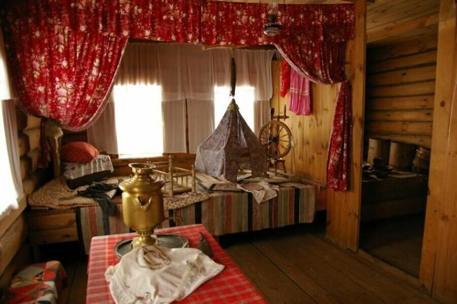 
Вид на сәке. Интерьер дома Сагди абзыя в с. Новый Кырлай. Фото: предоставлено автором