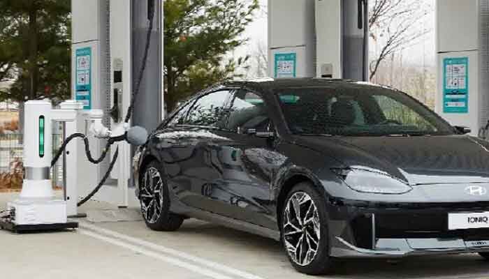    Корейский робот автоматической зарядки электромобилей обещает кардинально изменить будущее владельцев машин, соответственно, в лучшую сторону