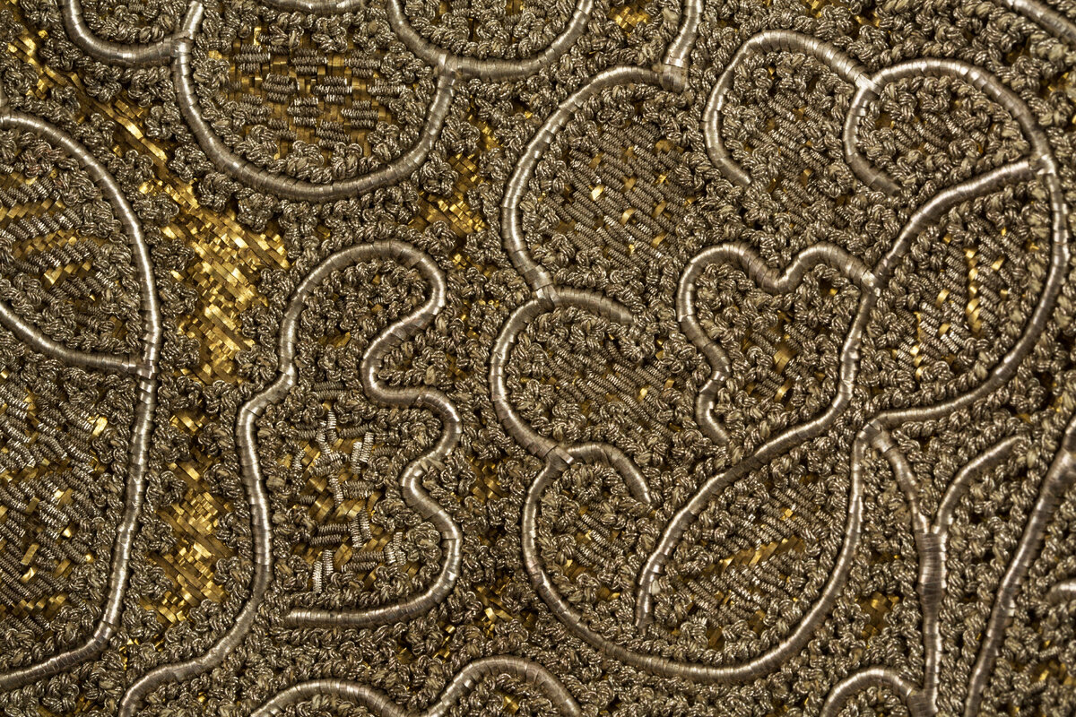 РЭМ 1742-5. Фрагмент декора гребня кокошника. 2-я треть XIX в. Сольвычегодский у., Вологодская губ.