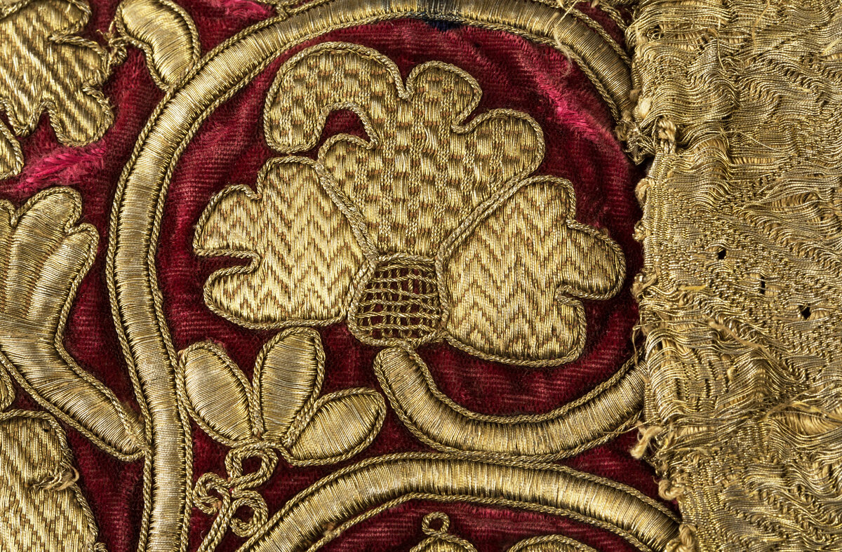 РЭМ 438-251. Фрагмент декора дна кокошника. 2-я треть XIX в. С. Ягодное Данковский у. Рязанская губ. (однодворцы)