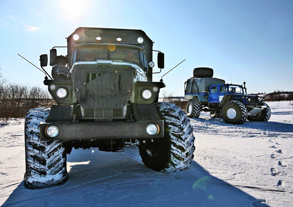 Урал 4320 тягач на зимнике