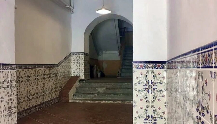 Исторический подъезд в Севастополе. Фото из статьи.