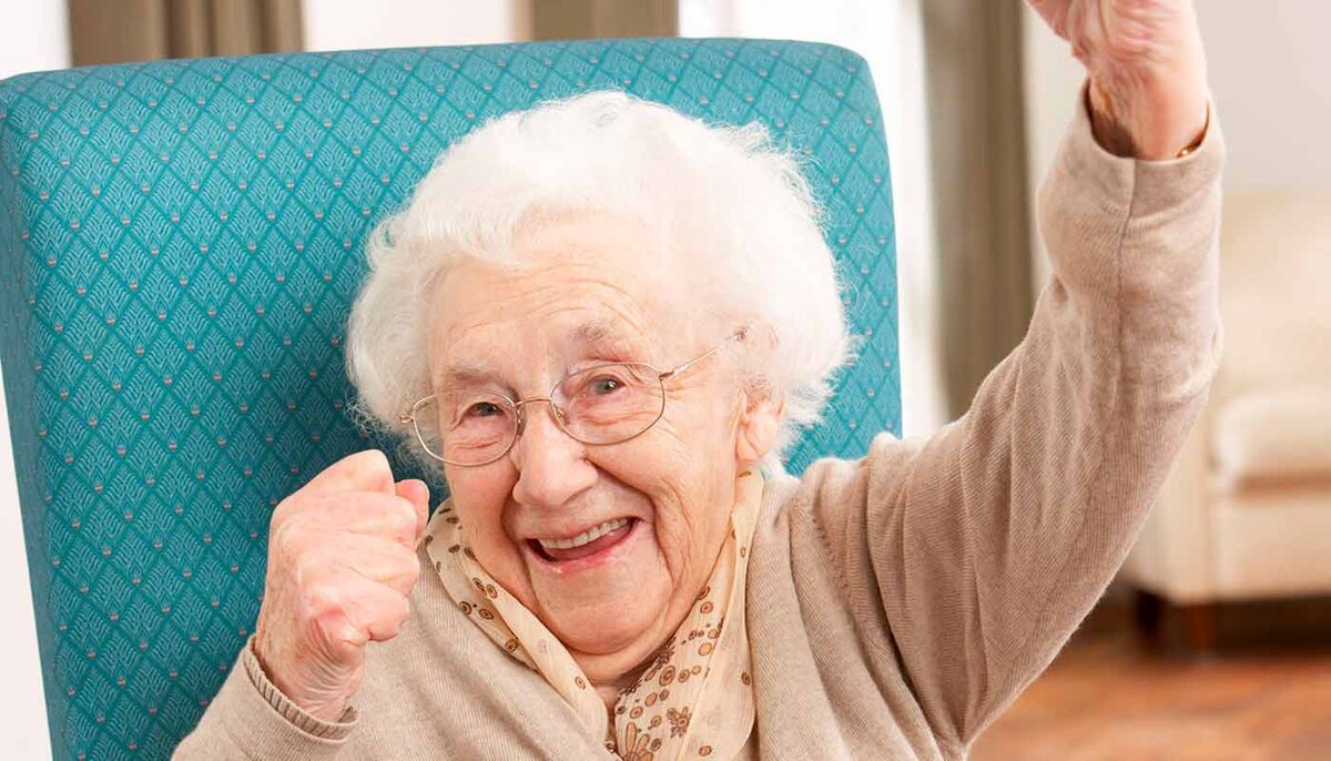 Баба Соня радуется 