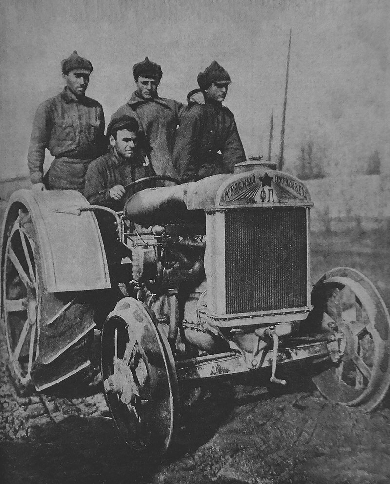    Всё же, за отсутствием альтернативы в конце двадцатых и начале тридцатых, было выпущено около 41-42 тыс. советских “Фордзонов”.В общественном достоянии