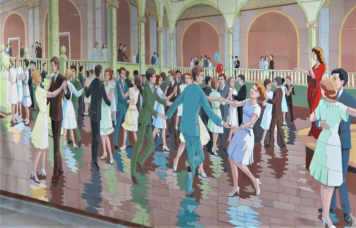 Мозаика в подземных переходах Ростова-на-Дону. Фото автора.