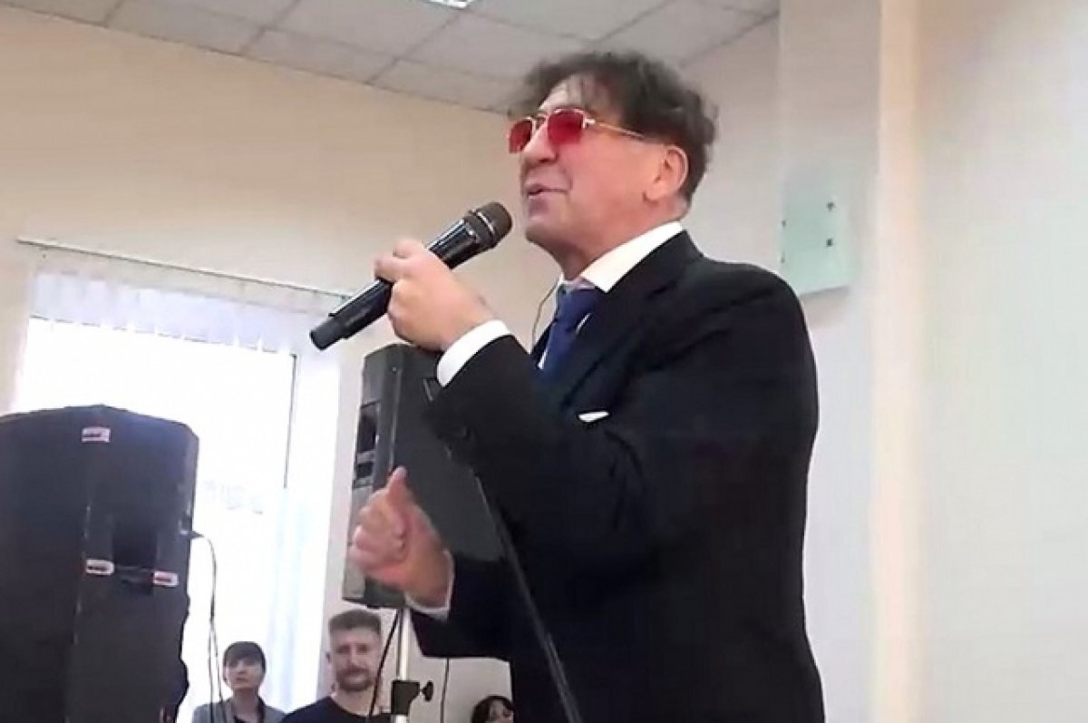    Лепс выступил перед ранеными детьми и военными в Донецке