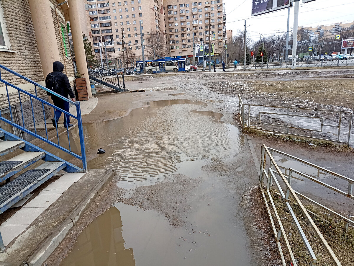 САША ПОШЁЛ В ОБХОД. 