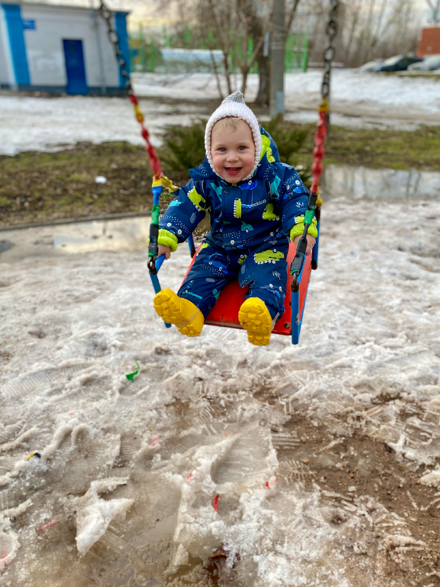 Комбез в меру тёплый и удобный.