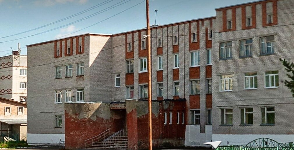 Здание гимназии №1 (г. Печора, ул. Гагарина, 44).


