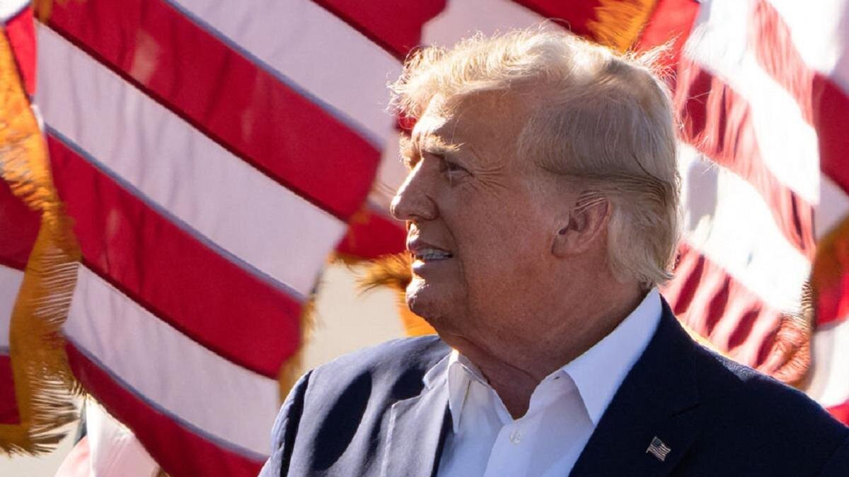    Дональд Трамп:Suzanne Cordeiro/AFP/Getty Images