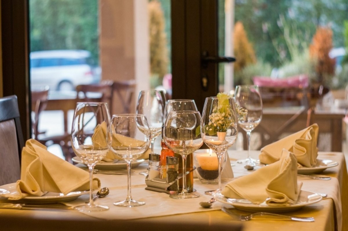    Рестораны ФРГ стали брать неустойку за поздний отказ от заказанных столиков