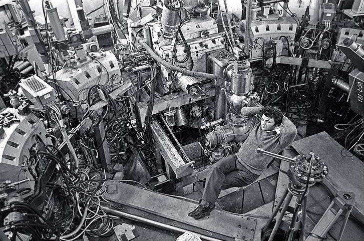 Синхрофазатрон.