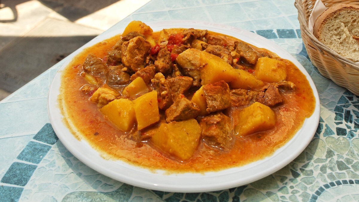    Классический вариант картошки с мясом