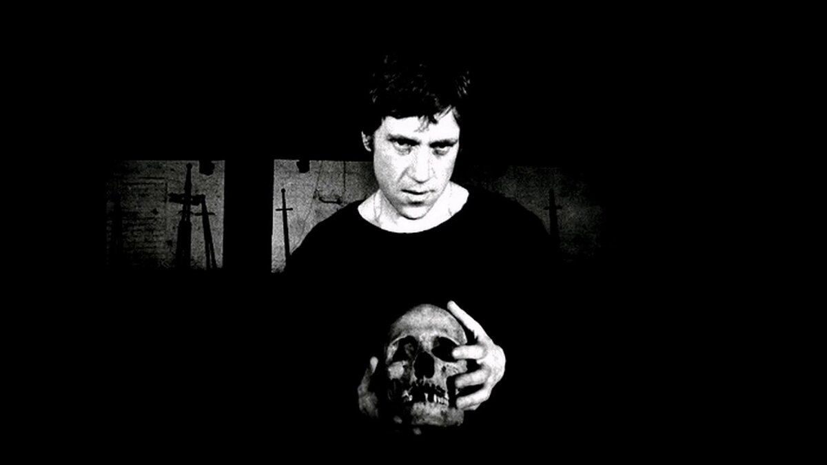 Окончен праздник. В этом представленьи Актерами, сказал я, были духи.
И в воздухе, и в воздухе прозрачном,
Свершив свой труд, растаяли они.
Вот так, подобно призракам без плоти,
Когда-нибудь растают, словно дым,
И тучами увенчанные горы,
И горделивые дворцы и храмы,
И даже весь — о да, весь шар земной.
И как от этих бестелесных масок,
От них не сохранится и следа.
Мы созданы из вещества того же,
Что наши сны. И сном окружена
Вся наша маленькая жизнь.
Шекспир «Буря»
