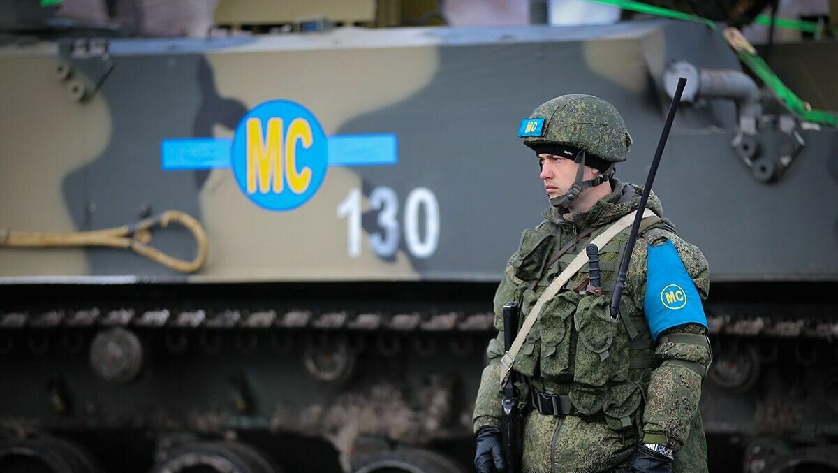     Госдума одобрила в первом чтении законопроект, который позволит срочникам Ростовской области участвовать в миротворческой деятельности, сведения об этом появились в системе обеспечения законодательной деятельности.