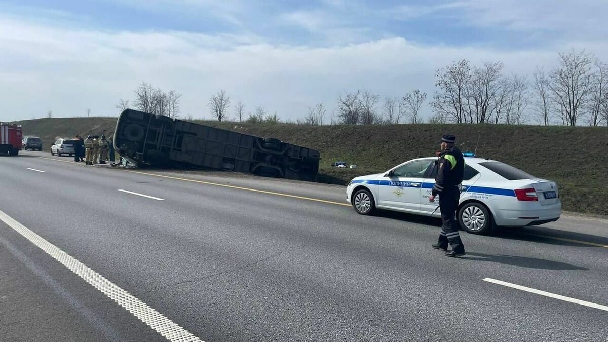     Пассажиры повернувшегося в Ростовской области автобуса сразу обратили внимание на неадекватное и агрессивное поведение водителя, пишут СМИ.