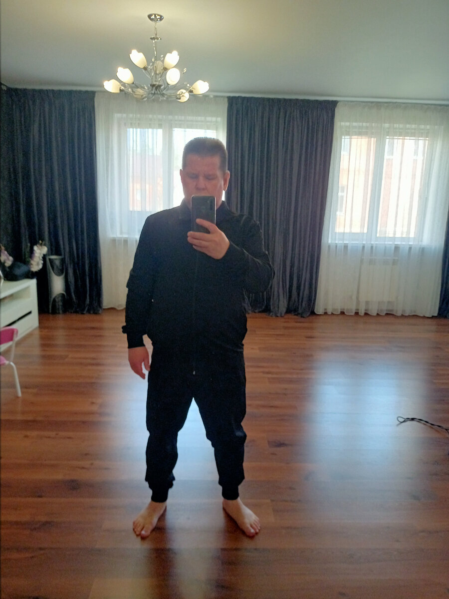 автор в обновке уже дома